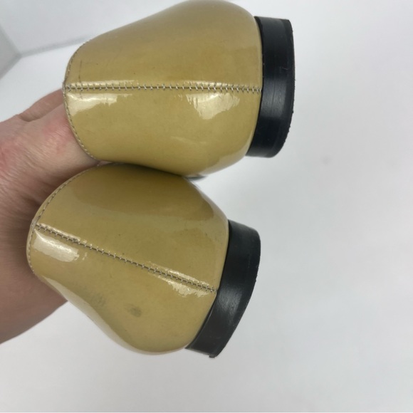 Kate Spade tan pointed toe flat w/black bow accents-Woman’s 6 - Picture 3 of 15